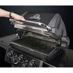 Kaasugrilli Broil King Royal 390 Shadow, 3 poltinta, sivukeitin, varraspaahdin