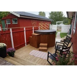 Kylpytynnyri kaasukamiinalla SpaDealers City-Palju Arctic 4-6 hlöä 1200l brown/dark grey