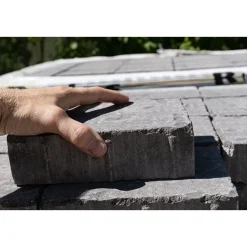 Pihakivi Rudus Kartanonupu 60 viisteetön 207x137x60 mm profiloitu antiikki ruska